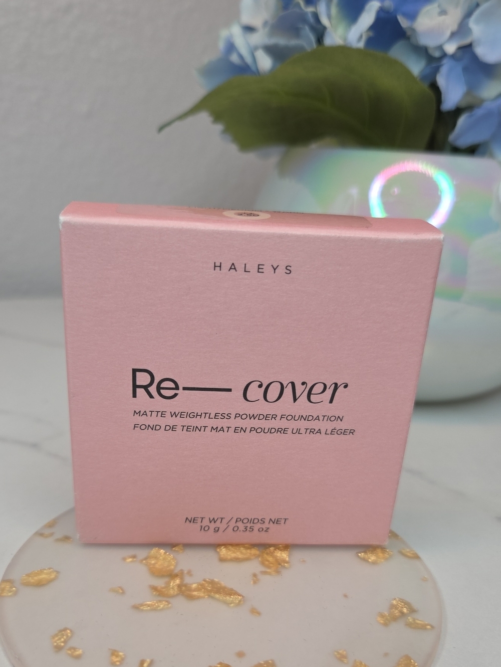 Haleys Re-cover Matte Weightless Powder Foundation Color Light/medium 2.50